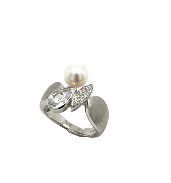 Ring in Weißgold 585/000 mit Süßwasserperle, Diamanten und Topas