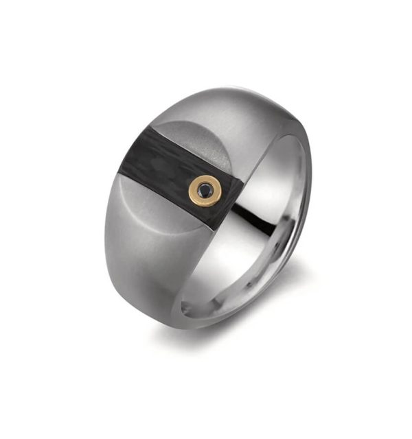 Herrenring aus Titan und Carbon mit 750/00 Gelbgoldeinlage und schwarzem Diamant